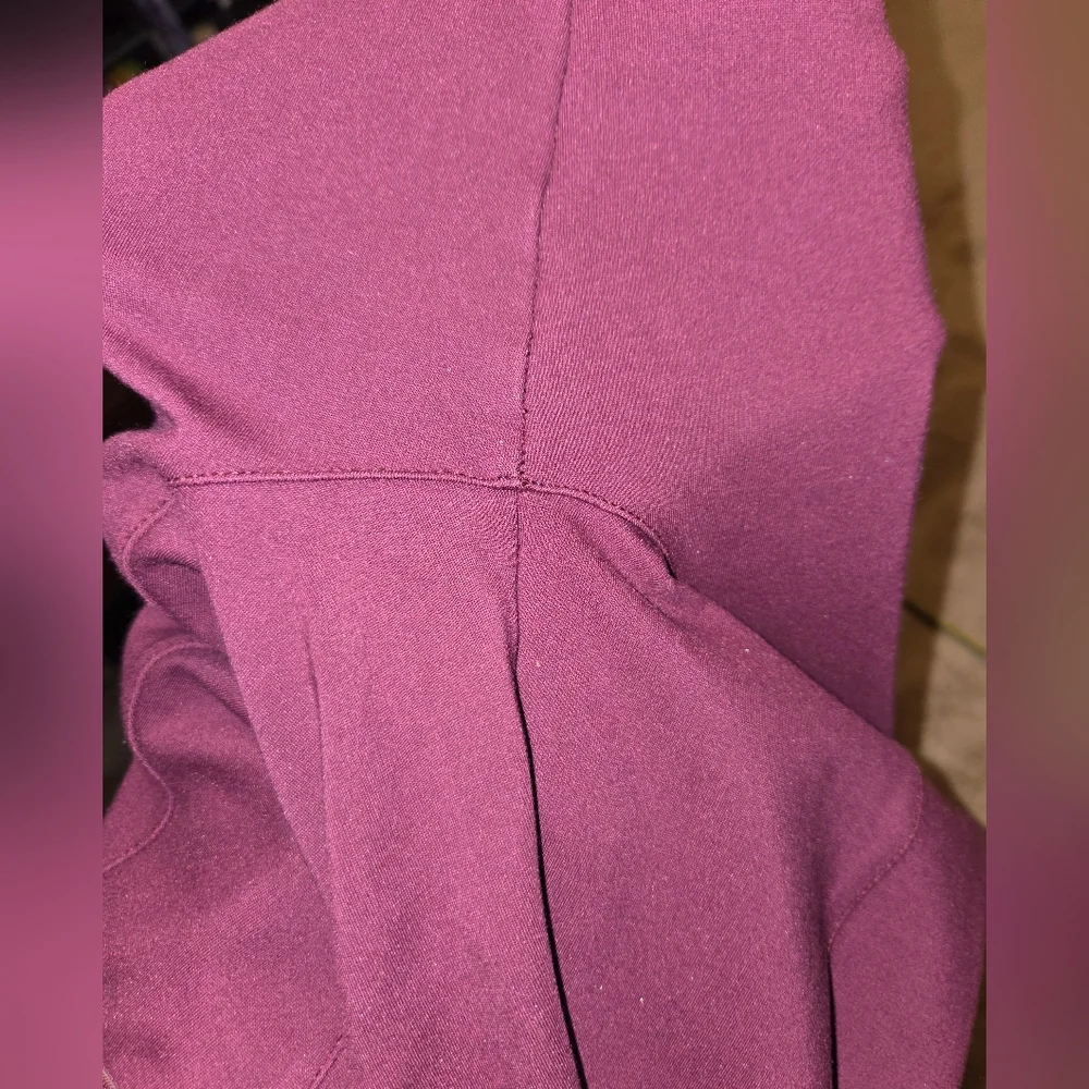 G302. Betabrand Power Down DPYP™ Dress Pant Yoga Pant in Maroon - Size M - Picture 10 of 10